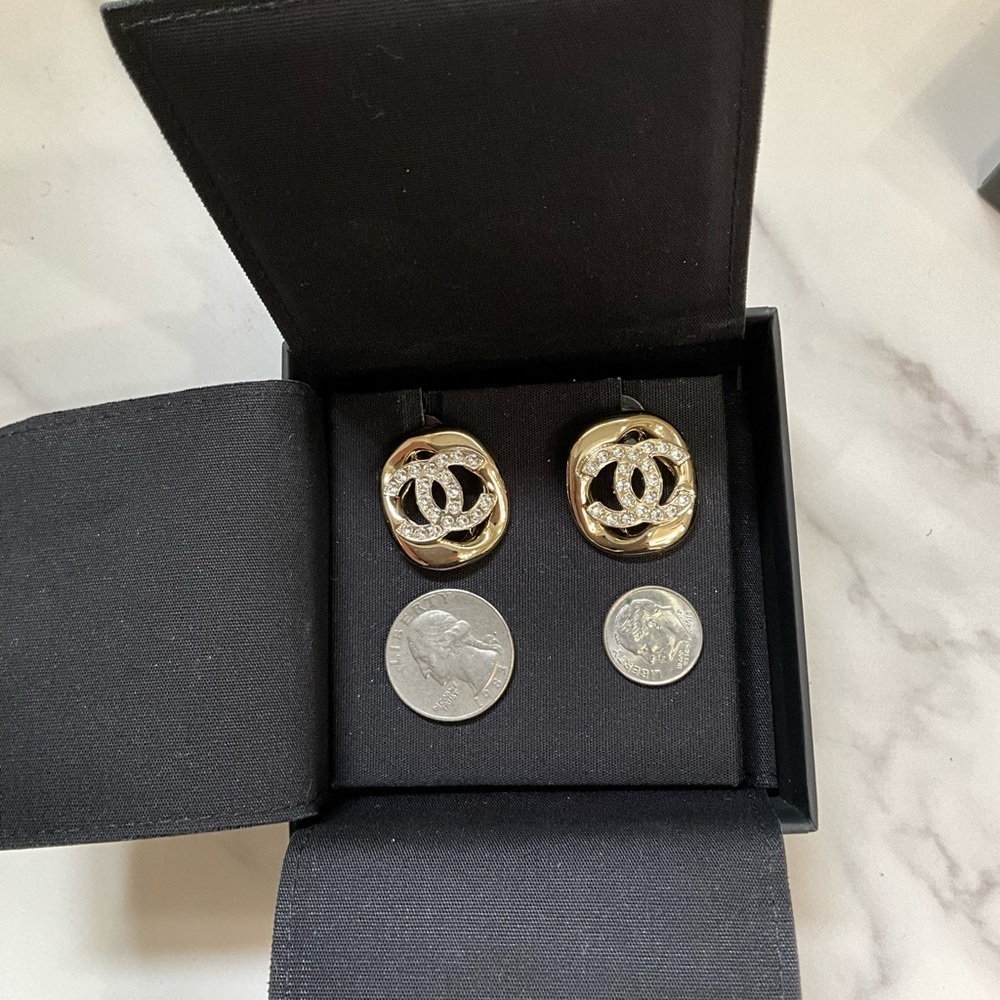 Chanel CC Crystal Logo Gold Statement Earrings Large - Picture 3 of 12